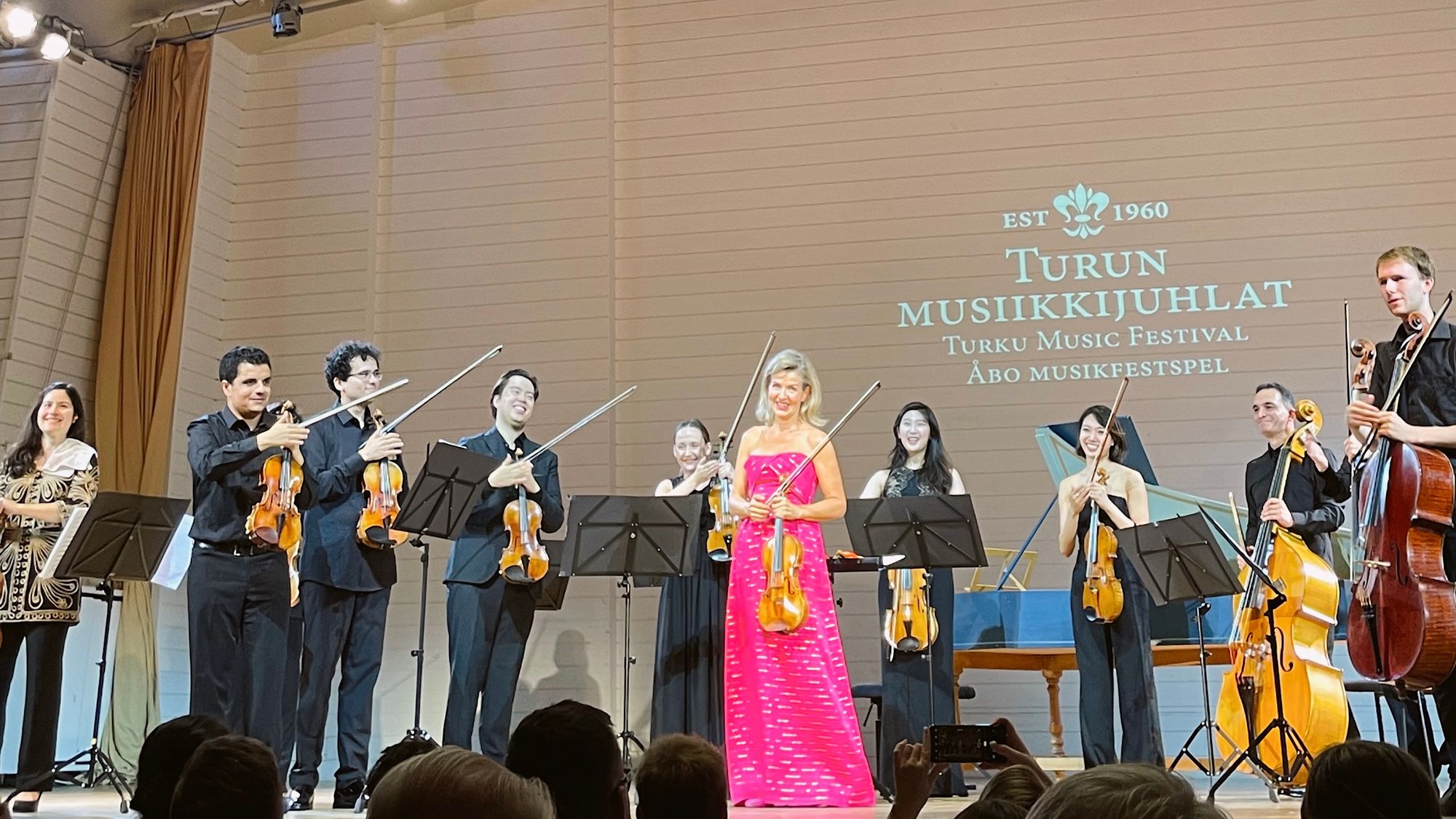 The complete elegance of the violinist Anne-Sophie Mutter🎻